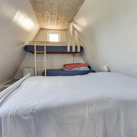 Three-bedroom Holiday In
