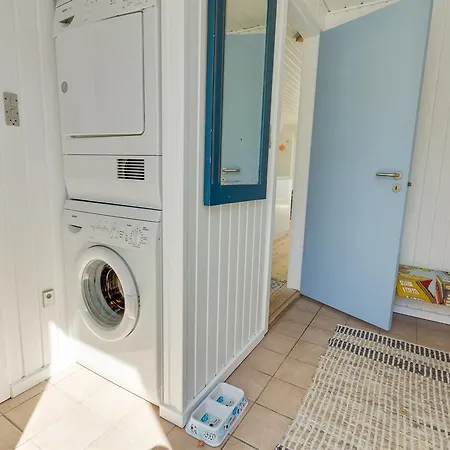 Three-bedroom Holiday In Hals